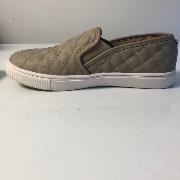 Tan Steve Madden slip ons - Picture 4 of 4